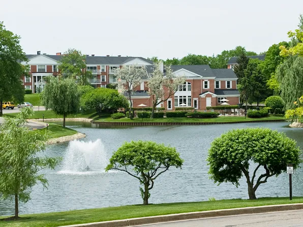 Versailles on the Lakes Schaumburg