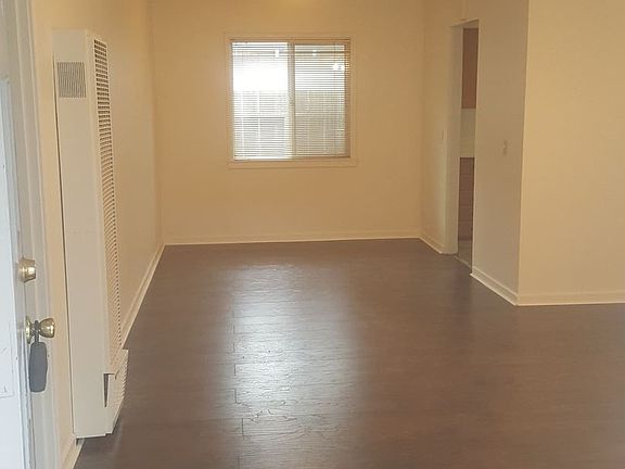 2nd image of 1022 Grand St