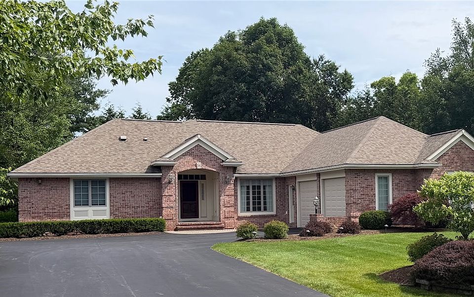 1st image of 34 Crossbow Dr