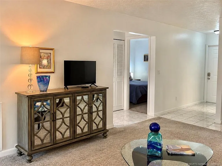 615 NW Oleander St #202 — Photo 8