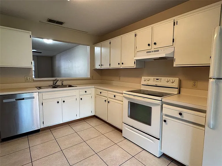 5100 Burchette Rd #1201 — Photo 12