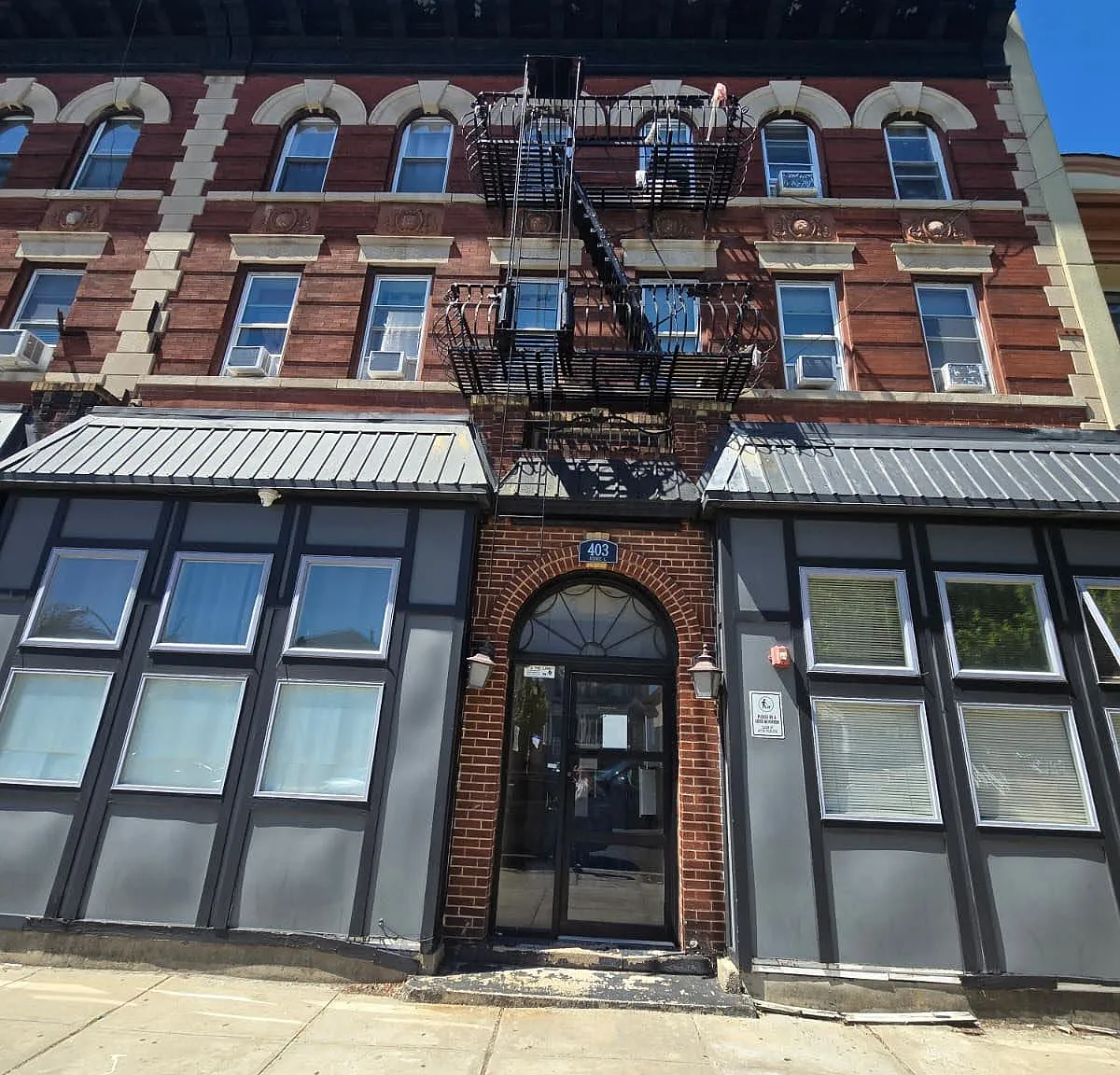 2 bed, 600 sqft, $1,825 — Photo 1