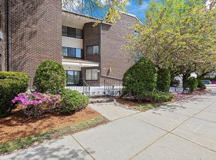 935 Washington St APT 1, Newton, MA 02460