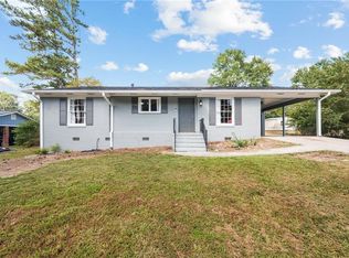 490 Valleyview Dr, Winder, GA 30680