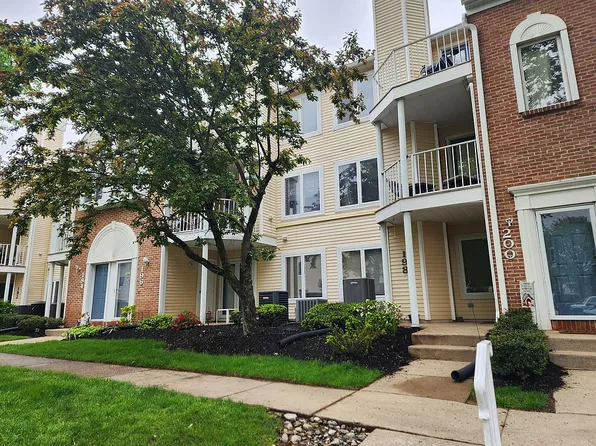 198 Jennifer Ct, Levittown, PA 19057