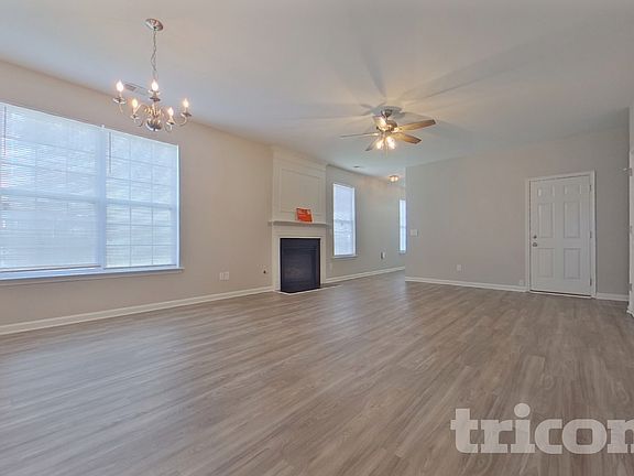 3rd image of 323 Marshdeer Way