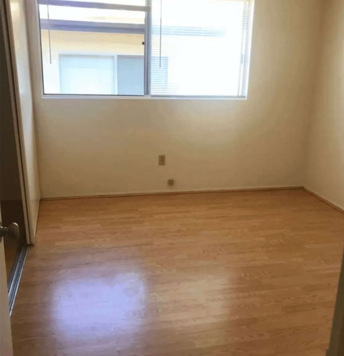 3 bed, 2.5 bath, 1300 sqft, $950 — Photo 2