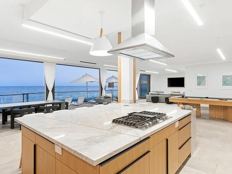 Full, gas burning kitchen with all of your everyday cooking/baking needs supplied for you.