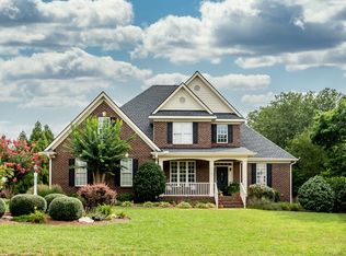 2546 Forestbluff Dr, Fuquay Varina, NC 27526