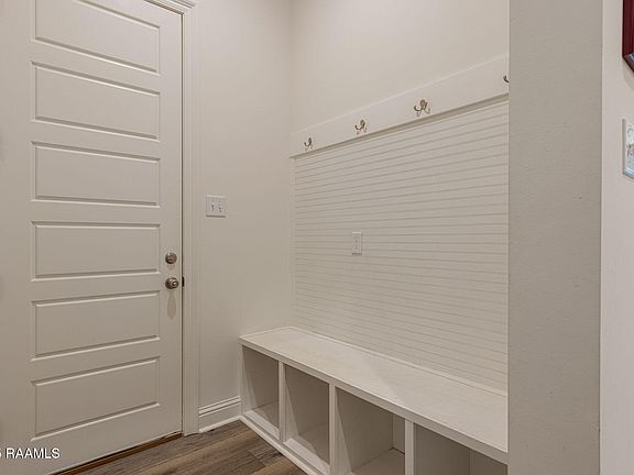 5th image of 308 Manor House Ln