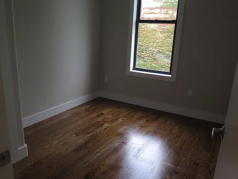 505 Fairview Ave #2R — Photo 10
