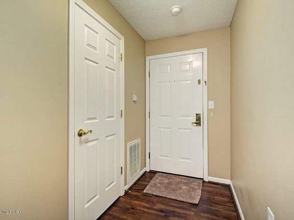 3rd image of 6501 Matalin Pl Unit 205