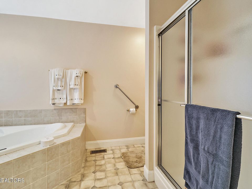 16th image of 281 Hatler Rd