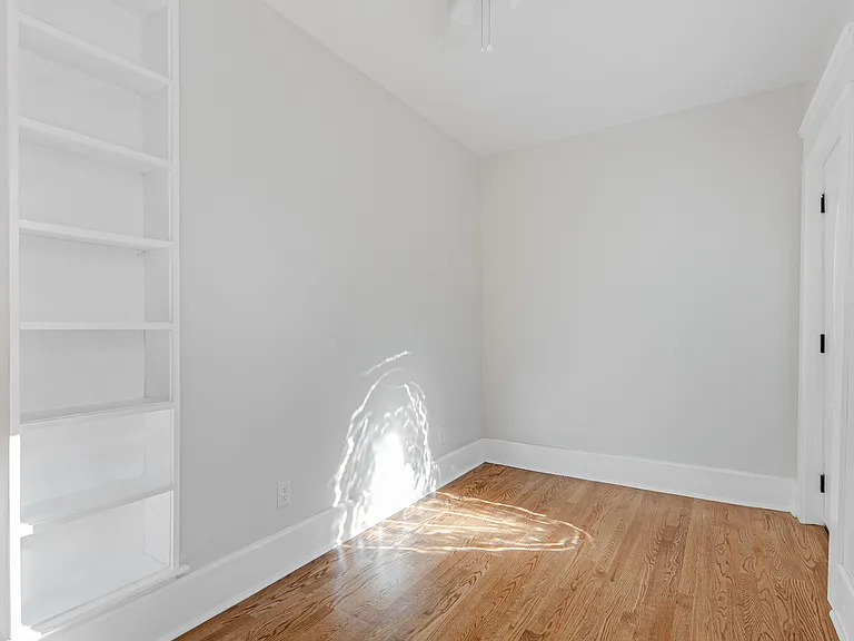 2450 Woodbine Ave #1 — Photo 6