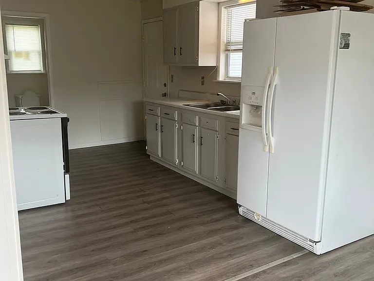 576 Depot St #578 — Photo 8