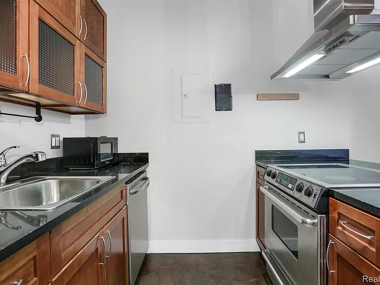 6533 E Jefferson Ave #413W — Photo 11