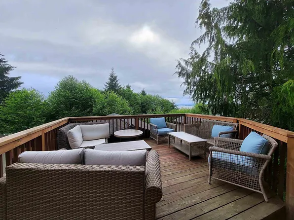 1729 Edgecumbe Dr, Sitka, AK 99835