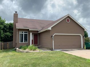 2482 Scenic Valley Dr, West Des Moines, IA 50265
