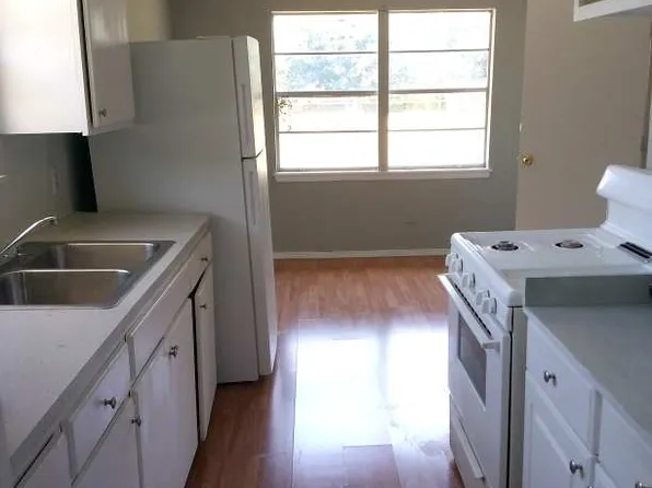 307 E South Boundary St Unit 8, Walters, OK 73572