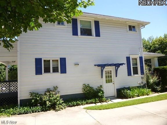 3rd image of 751 E Main St