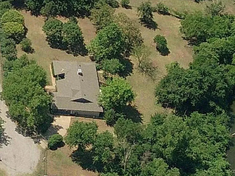 7215 Driftwood Dr — Photo 1