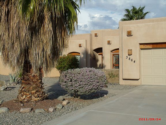 3rd image of 3864 Bluegrass Cir