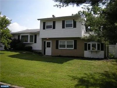 27 N Liberty St photo 1