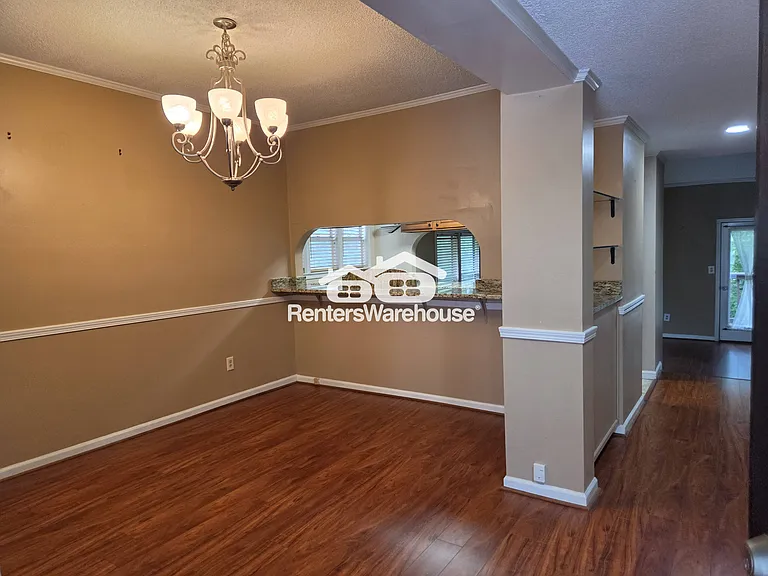 203 Ivy Green Ln — Photo 5