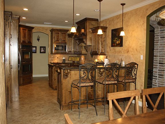4th image of 130 Green Wing Ln