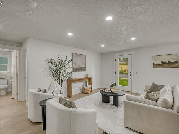 5th image of 3016 SE 87th Ave