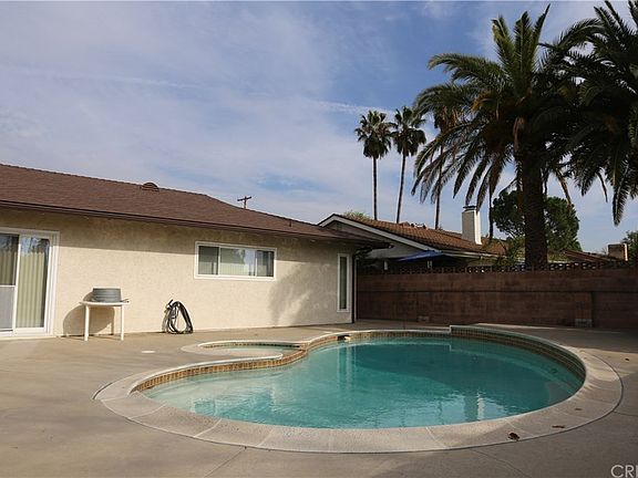 4th image of 13827 Fenton Ave