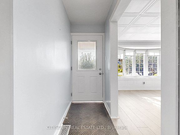 3rd image of 2049 Northern Ave