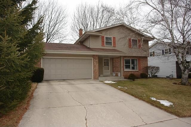 1st image of 1580 Parkway Dr