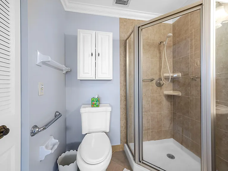 2835 SW 13th St #201 — Photo 13