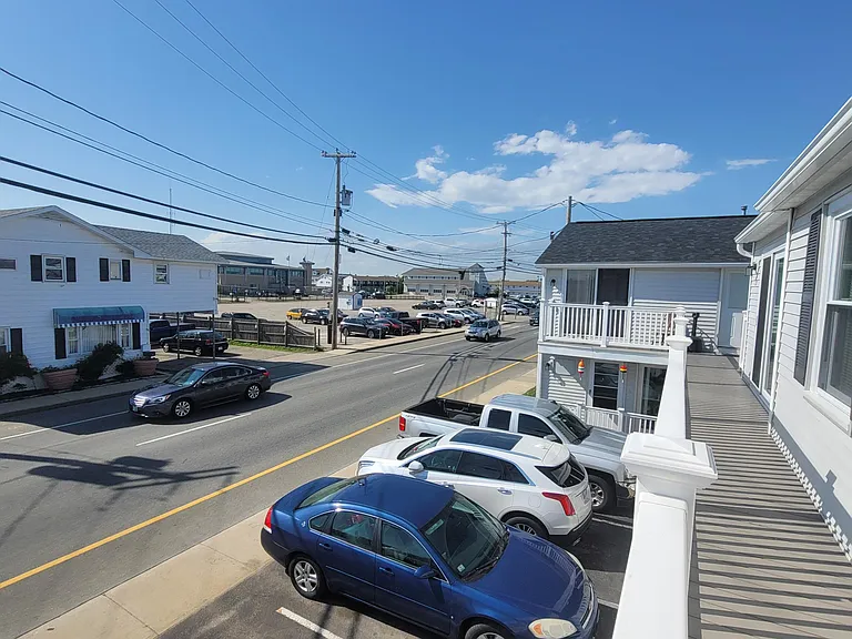 89 Ashworth Ave #8 — Photo 17