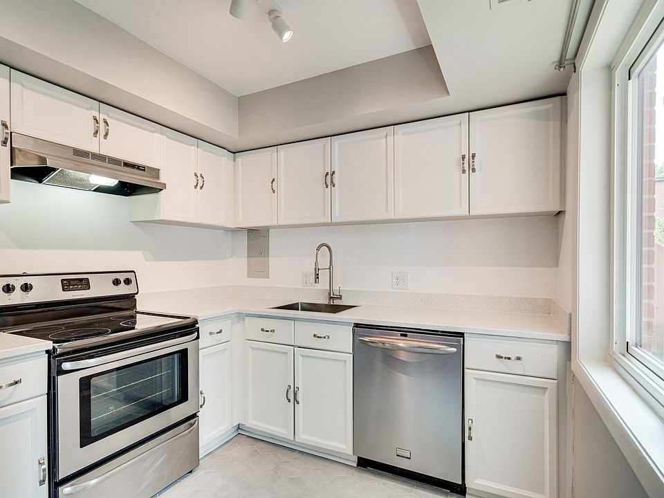 1st image of 3240 S 28th St APT 304