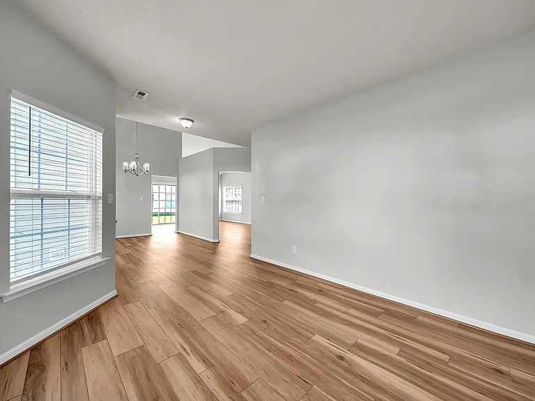 408 Holmes Blvd — Photo 19