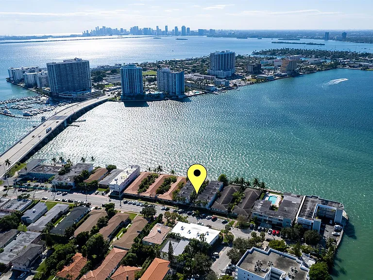 2180 Bay Dr #4B — Photo 2