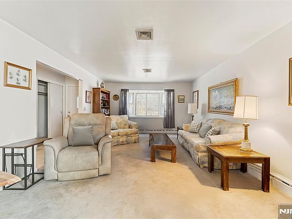 2nd image of 60 White Oak Rd