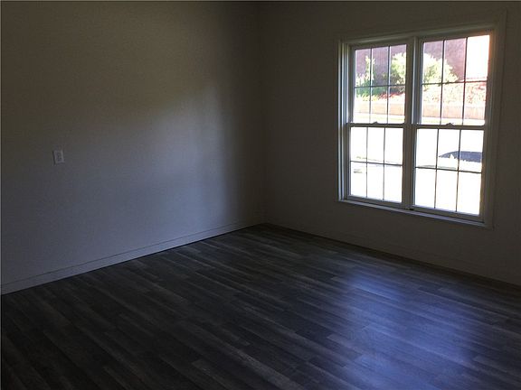 4th image of 701 Oak Street #1&2