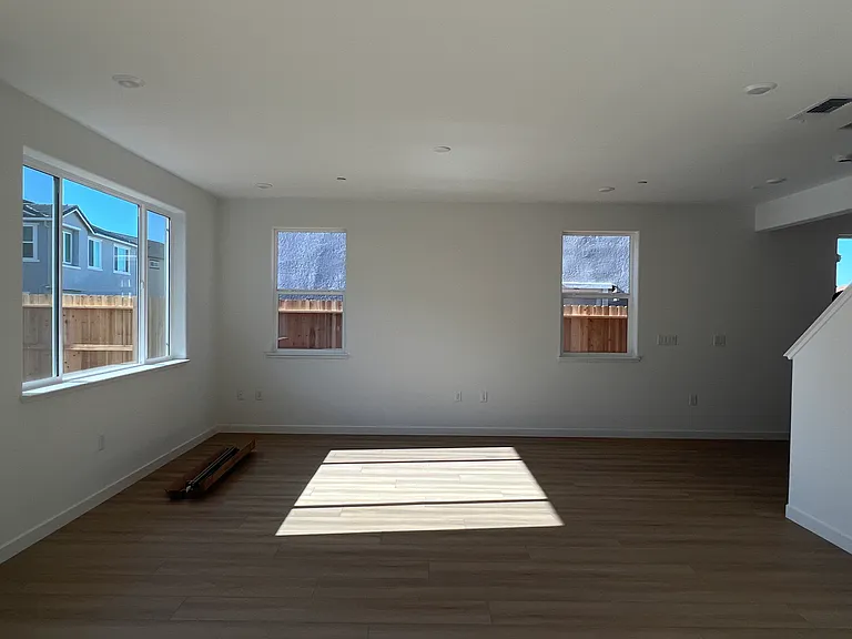 11934 Granzella Way — Photo 3
