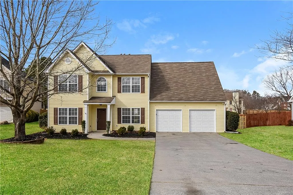 3 bed, 2.5 bath, 2356 sqft, $2,310 — Photo 1