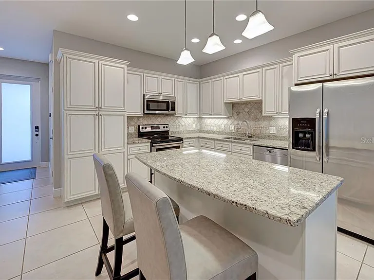 2330 Bradford St — Photo 19
