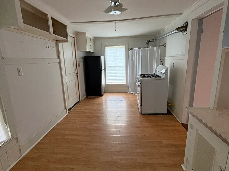 102 E Main St #3 — Photo 3