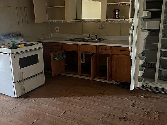4th image of 425 E 29th St