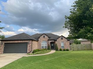 4023 W Song Bird Pl, Fayetteville, AR 72704