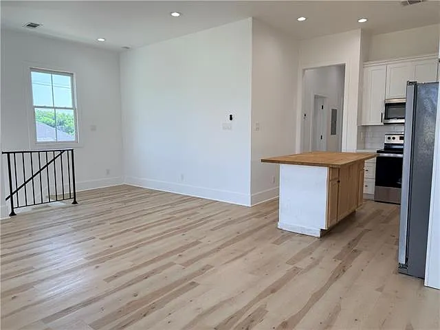 637 Lizardi St — Photo 5