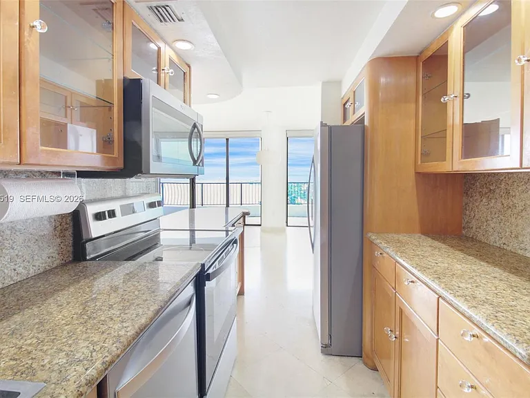 555 NE 15th St #31C — Photo 12