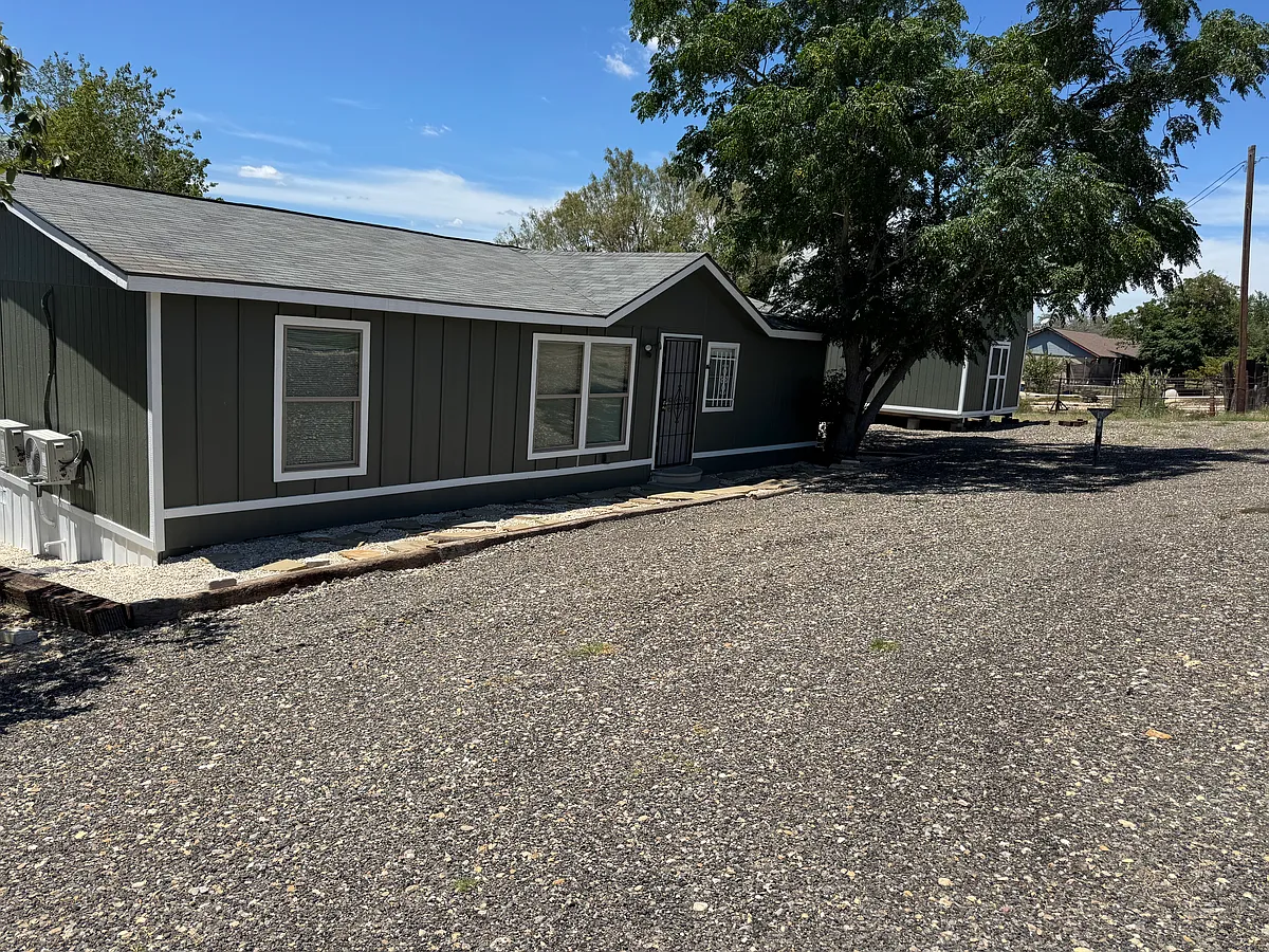 Building Photo - 3503 Creekside Dr
