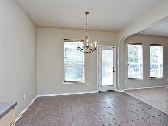 4th image of 1212 Willowbrook Dr